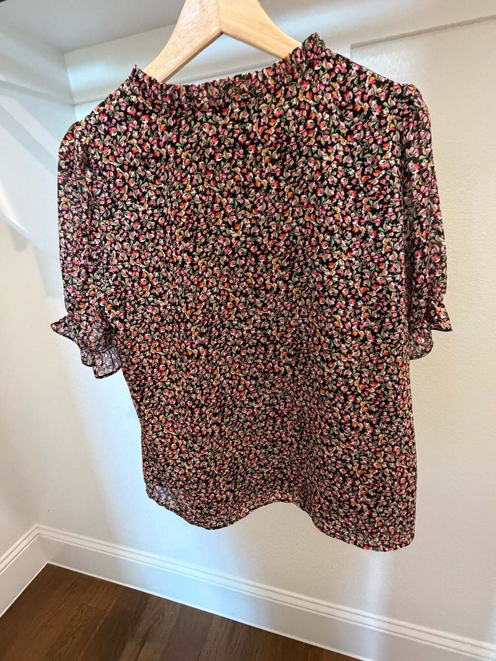 J.Crew Floral Split Tie Neck Puff Sleeve Ruffle Blouse - Picture 3 of 3